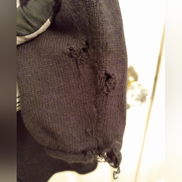 Black long sleeve Fall🍂Sweater shirt - Picture 3 of 3